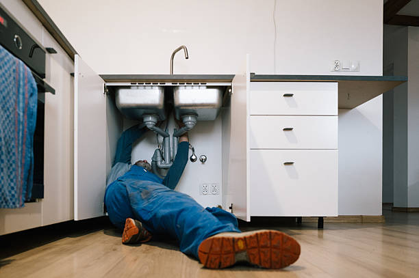Professional Emergency Plumber technician working in Beryl, UT
